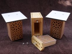 Wildbienenhotel-Beobachtungskasten-Nisthilfe-Insektenhotel-Nistblock-Mauerbiene
